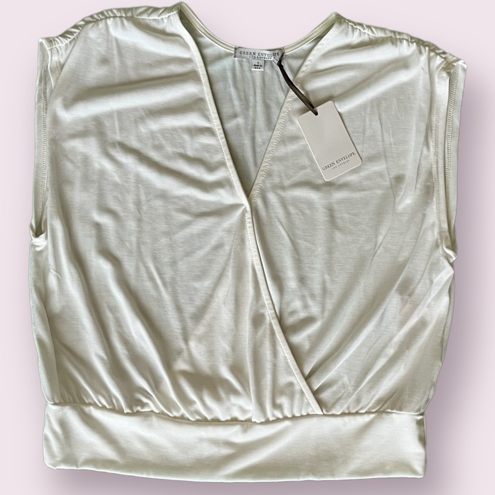NWT Green Envelope top. White. Large.